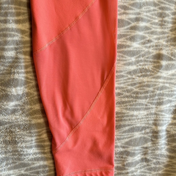 Old Navy Elevate Leggings - Picture 5 of 5